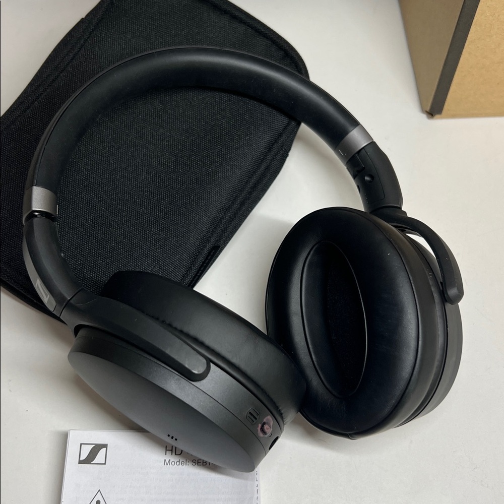 Sennheiser HD 450SE Wireless Headphones - Picture 4 of 16